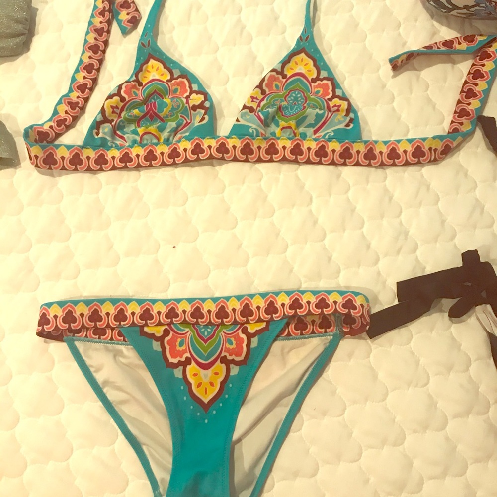 Victoria’s Secret bikini